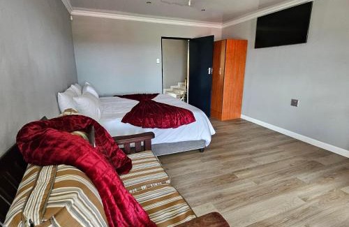 Emalahleni House | Da Vinci Palms