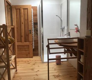 Wismar Apartment | Dachgeschosszimmer mit Terrasse