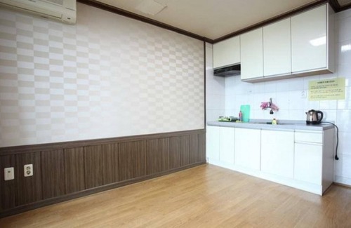 Suwon House | Daebudo 25 Hours Pension
