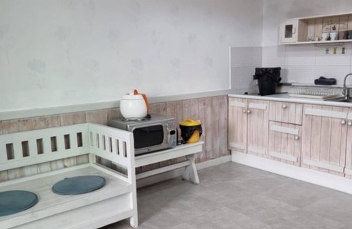 Suwon House | Daebudo Evergreen Pension