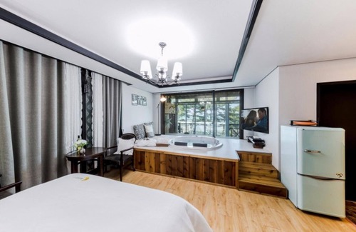 Suwon House | Daebudo Illua Pension