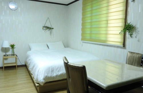 Suwon House | Daebudo Palace of Dreams Pension