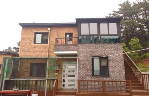 Suwon House | Daebudo Poseidon A Pension