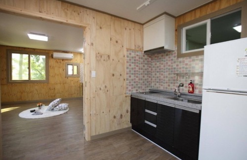 Suwon House | Daebudo Rainbow Pension