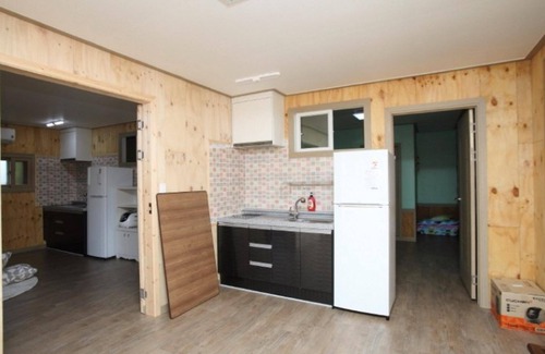 Suwon House | Daebudo Rainbow Pension