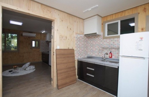 Suwon House | Daebudo Rainbow Pension