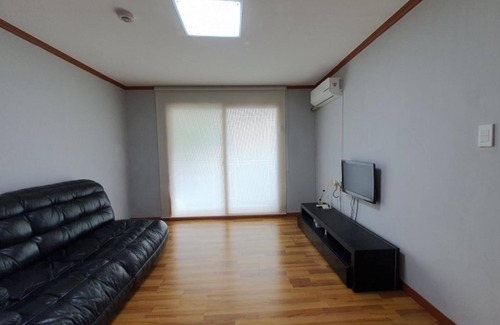 Suwon House | Daebudo Supsok Pension