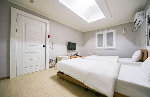 Seongnae-dong Hotel | Daegu Dongseongro Gyeongs Business