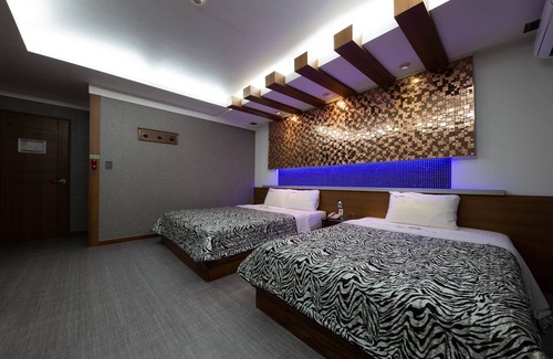 Bongmyeong-dong Hotel | Daejeon Yuseong Cinema Etel