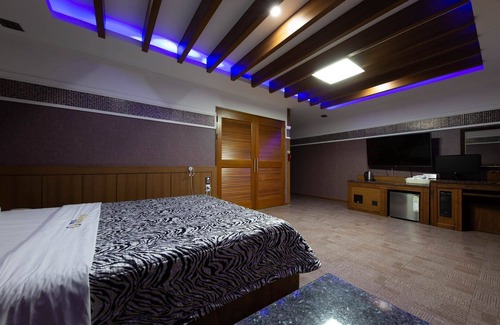 Bongmyeong-dong Hotel | Daejeon Yuseong Cinema Etel