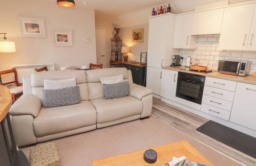 Tenby Cottage | Daffodil Apartment