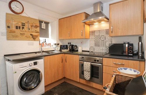 Flookburgh Cottage | DAFFODIL COTTAGE, pet friendly, with open fire in Flookburgh