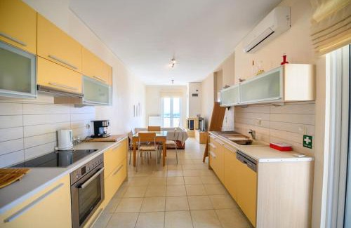 Potamos Apartment | Dafni's Seaview House