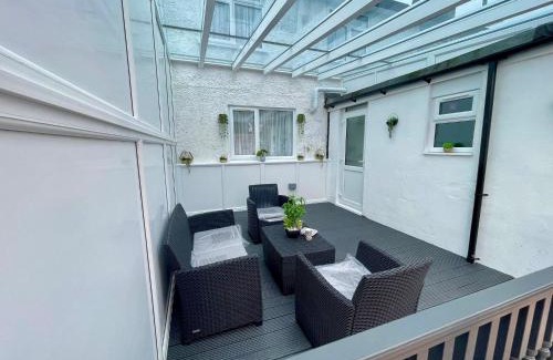 Becontree House | Dagenham 3-Beds Sleeps 5 12 min walk to Metro