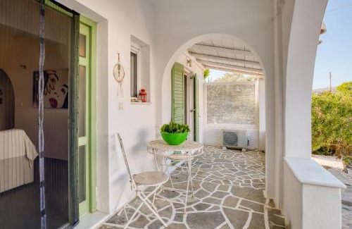 Aliki Bed & Breakfast | Dahlia Apartments And Studios