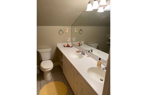 Woodbury County House | Daily Breakfast; 1/2 BRs, Adjoining Den and Pvt Bath; 2nd floor of historic home