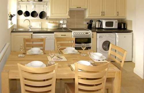 Knutsford Apartment | DAIRY APARTMENT 2, character holiday cottage in Tatton Park