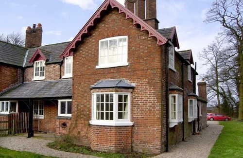 Knutsford Apartment | DAIRY APARTMENT 2, character holiday cottage in Tatton Park