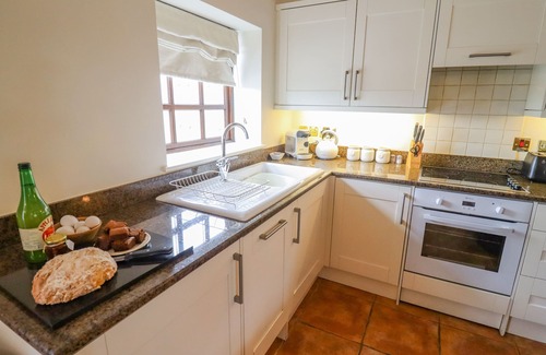 Pershore Cottage | DAIRY BARN, romantic, luxury holiday cottage in Pershore