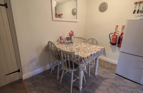 Penrith Cottage | DAIRY COTTAGE, family friendly, character holiday cottage in Newby