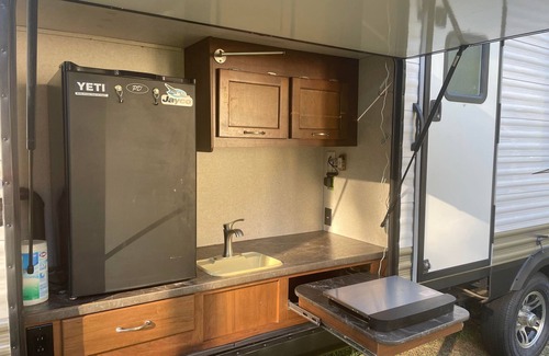 Anderson House | Daisy Duke - Camper for Rent, Delivery Available