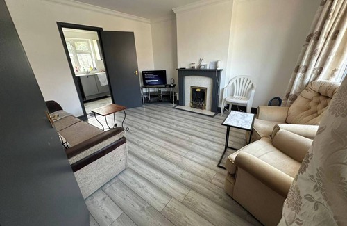 Southampton House | Daisy Haven in Southampton