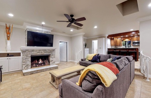 Wrigley Villa | Daisy Paradise Villa