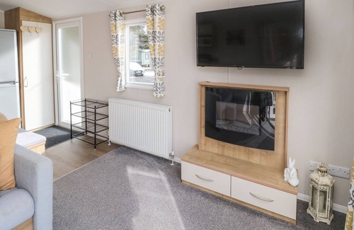 Swarland Cottage | DAISY'S RETREAT, pet friendly, with hot tub in Longframlington