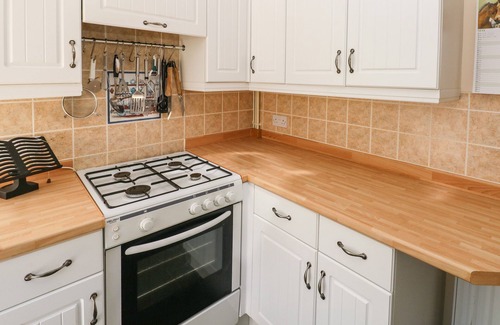 Pembrey Cottage | DAISYS COTTAGE, pet friendly, with a garden in Pembrey