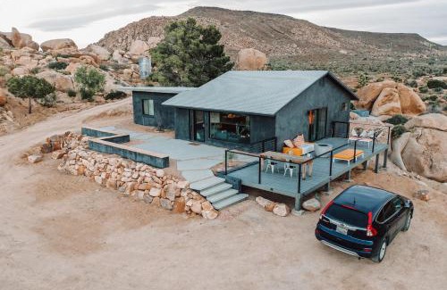 Pioneertown House | Dakota Haus By The Cohost Company