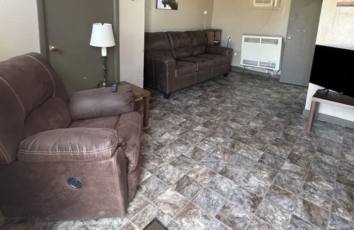 Faulkton Cabin | Dakota Landing Cabins & Motel: #11-Cozy, newly remodeled cabin