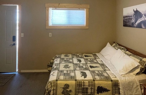 Faulkton House | Dakota Landing Cabins & Motel: Room #1-Cozy, newly remodeled motel room