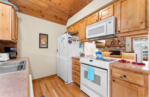 Branson West House | Dakota Lodge 2 Bedroom Home by RedAwning