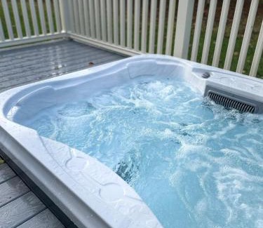 Allerthorpe House | Dakota Lodge with Hot Tub