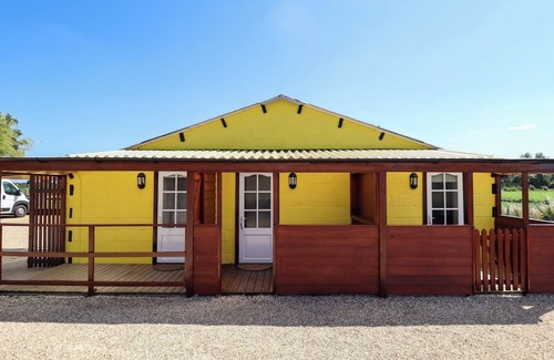 Dogdyke Cottage | DAKOTA, pet friendly, character holiday cottage in Coningsby