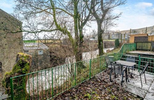 Hawes House | Dale View