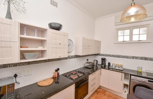 Kalk Bay Apartment | Dalebrook Place - Unit 8