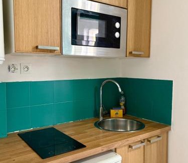 Saint-Charles du Port Apartment | Dalikyda - Le 2 Feuilles - 2 Lits - wifi - cuisine