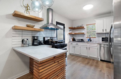 Oak Cliff House | Dallas Dreamy Den 14 min Downtown