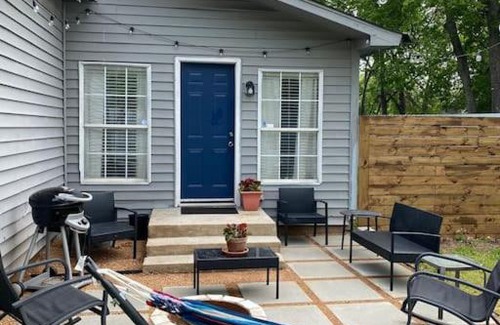 Oak Cliff House | Dallas Haven Art's Retreat