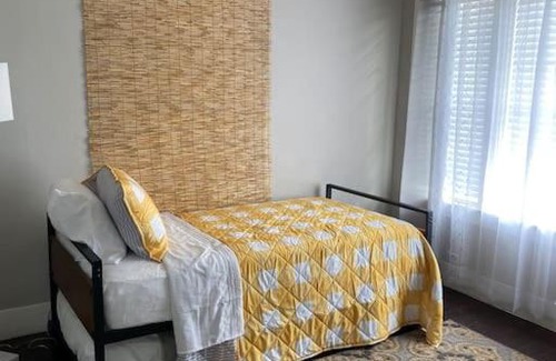 Oak Cliff House | Dallas Haven Art's Retreat