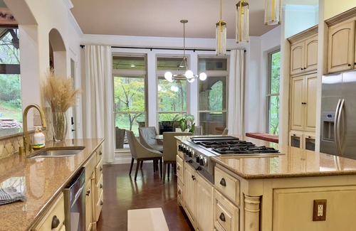 DeSoto House | Dallas Nature Retreat w/ Hiking Trails