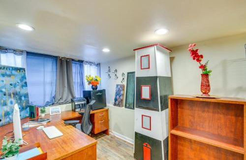 Dallas Apartment | Dallas Studio with Home Office - 4 Mi to Fair Park!