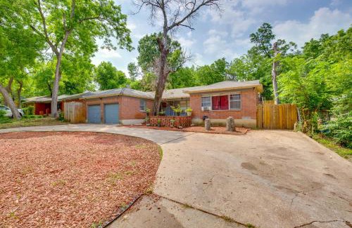 Dallas Apartment | Dallas Studio with Home Office - 4 Mi to Fair Park!