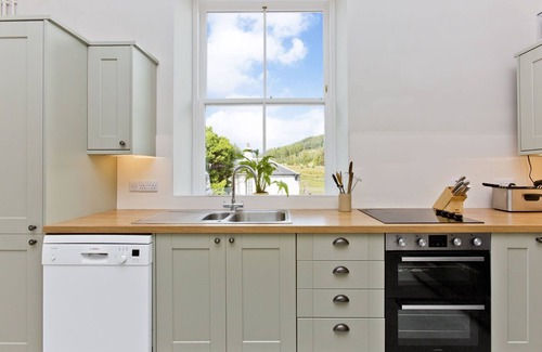 Blairgowrie Apartment | Dalnaglar Castle - sleeps 16 guests