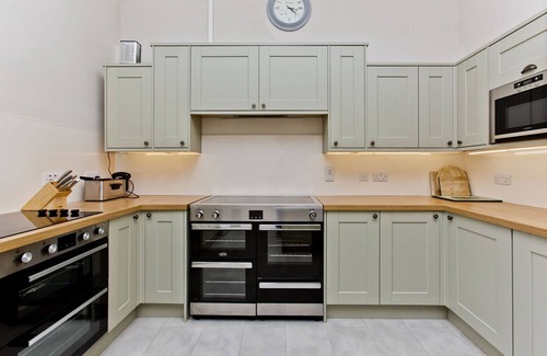 Blairgowrie Apartment | Dalnaglar Castle - sleeps 16 guests