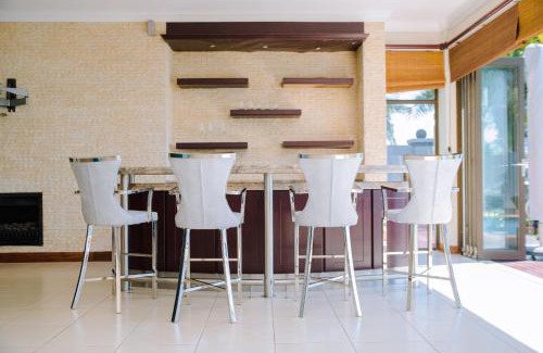 Hartbeespoort House | Dam View HOUSE