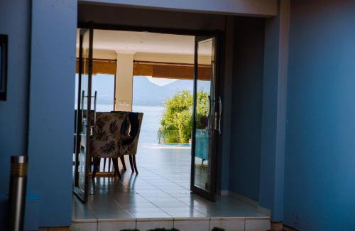 Hartbeespoort House | Dam View HOUSE