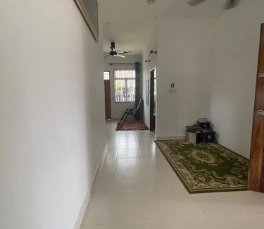 Gua House | Damai d' Bachok Homestay 3 Bedrooms - Half Bungalow house