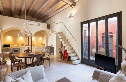 Noto Historic Centre House | Dammuso Neas Noto - Two Bedroom House, Sleeps 4
